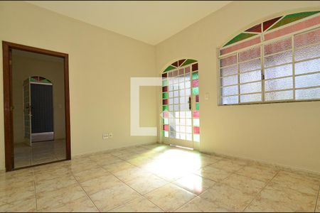 Sala de estar de casa para alugar com 3 quartos, 120m² em Santa Ines, Belo Horizonte