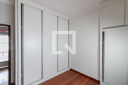 Casa à venda com 280m², 4 quartos e 4 vagasQuarto