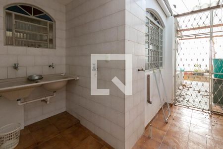 Casa à venda com 280m², 4 quartos e 4 vagasÁrea de Serviço
