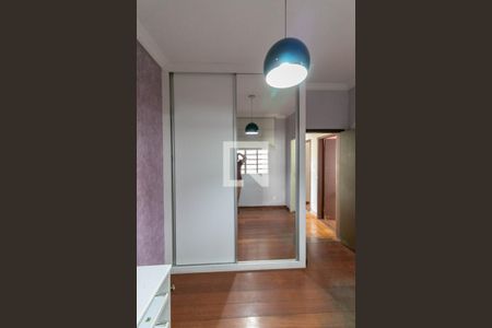 Casa à venda com 280m², 4 quartos e 4 vagasSuíte 2