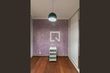 Casa à venda com 280m², 4 quartos e 4 vagasSuíte 2