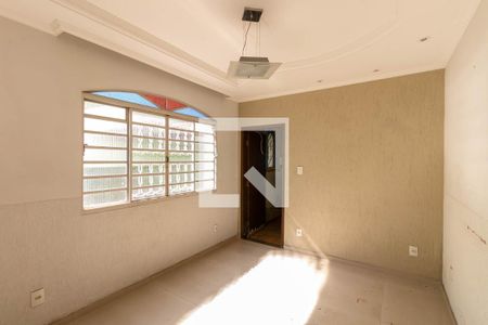 Sala de casa à venda com 4 quartos, 280m² em Carlos Prates, Belo Horizonte
