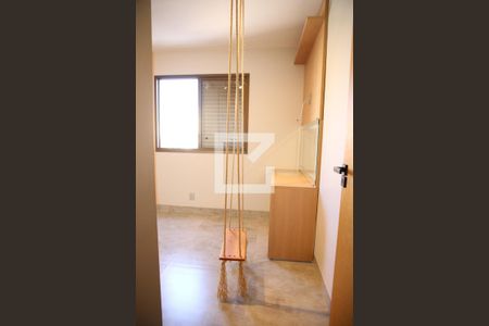 Apartamento à venda com 108m², 4 quartos e 2 vagasQuarto 2