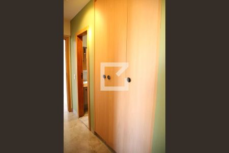 Apartamento à venda com 108m², 4 quartos e 2 vagasCorredor 