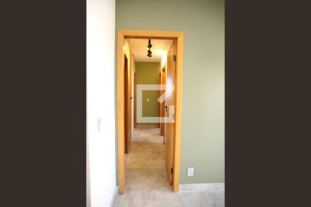 Apartamento à venda com 108m², 4 quartos e 2 vagasCorredor 