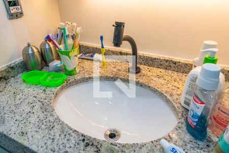 Apartamento à venda com 107m², 2 quartos e 2 vagasBanheiro da Suíte 2