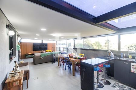 Sala de TV de apartamento à venda com 2 quartos, 107m² em Tamboré, Barueri