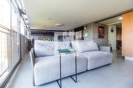 Sala de TV de apartamento à venda com 2 quartos, 107m² em Tamboré, Barueri