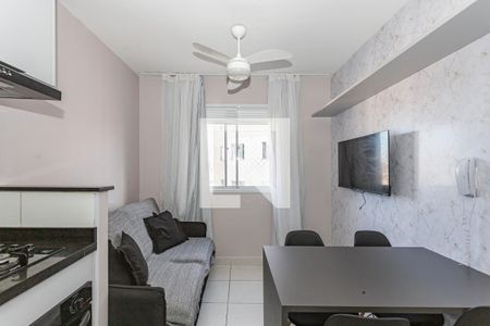 Sala/Cozinha de apartamento para alugar com 2 quartos, 33m² em Parque Fongaro, São Paulo