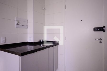 Sala/Cozinha  de apartamento à venda com 2 quartos, 33m² em Parque Fongaro, São Paulo