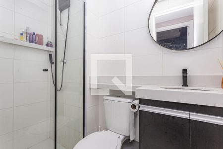 Banheiro de apartamento para alugar com 2 quartos, 33m² em Parque Fongaro, São Paulo