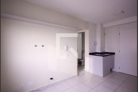 Sala/Cozinha  de apartamento à venda com 2 quartos, 33m² em Parque Fongaro, São Paulo