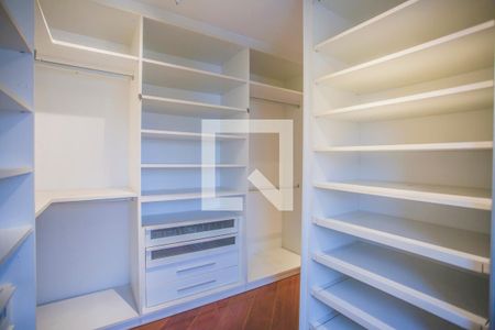 Apartamento para alugar com 125m², 3 quartos e 3 vagas Apartamento para alugar com 125m², 3 quartos e 3 vagasCloset