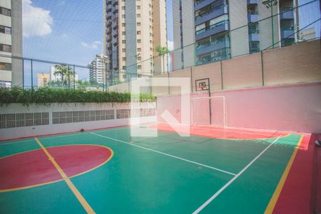 Apartamento para alugar com 125m², 3 quartos e 3 vagas Apartamento para alugar com 125m², 3 quartos e 3 vagasÁrea comum- Quadra Poliesportiva