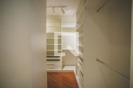 Apartamento para alugar com 125m², 3 quartos e 3 vagas Apartamento para alugar com 125m², 3 quartos e 3 vagasCloset
