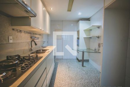 Apartamento para alugar com 125m², 3 quartos e 3 vagas Apartamento para alugar com 125m², 3 quartos e 3 vagasCozinha