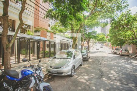 Apartamento para alugar com 125m², 3 quartos e 3 vagas Apartamento para alugar com 125m², 3 quartos e 3 vagasFachada