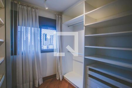 Apartamento para alugar com 125m², 3 quartos e 3 vagas Apartamento para alugar com 125m², 3 quartos e 3 vagasCloset