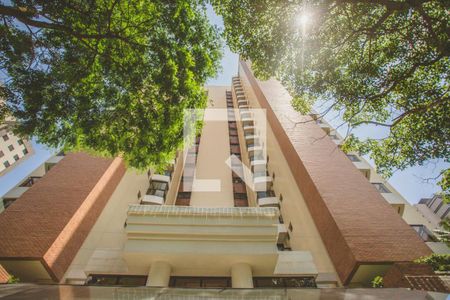 Apartamento para alugar com 125m², 3 quartos e 3 vagas Apartamento para alugar com 125m², 3 quartos e 3 vagasFachada