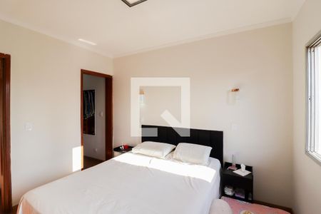 Casa à venda com 215m², 3 quartos e 2 vagasSuíte