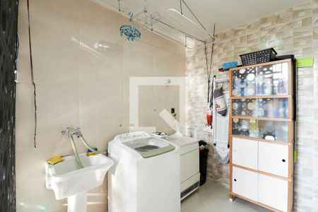 Casa à venda com 215m², 3 quartos e 2 vagasÁrea de Serviço