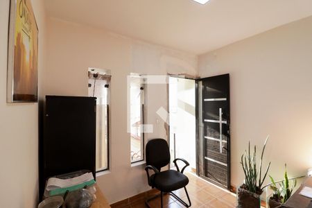 Casa à venda com 215m², 3 quartos e 2 vagasEscritório