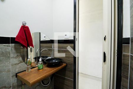 Casa à venda com 215m², 3 quartos e 2 vagasBanheiro de Serviço