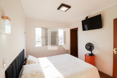 Casa à venda com 215m², 3 quartos e 2 vagasSuíte