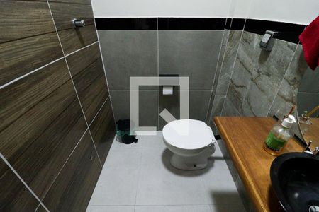 Casa à venda com 215m², 3 quartos e 2 vagasBanheiro de Serviço