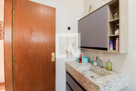 Casa à venda com 215m², 3 quartos e 2 vagasBanheiro Social