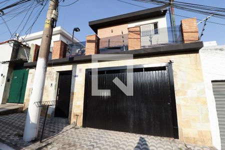 Casa à venda com 215m², 3 quartos e 2 vagasFachada
