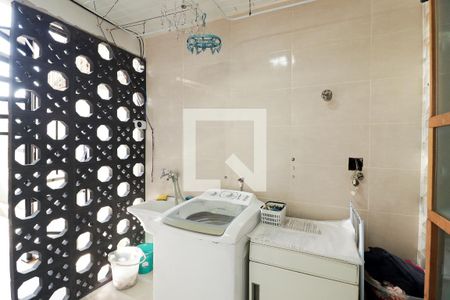 Casa à venda com 215m², 3 quartos e 2 vagasÁrea de Serviço