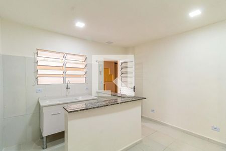 Sala/ cozinha  de kitnet/studio para alugar com 1 quarto, 33m² em Jardim Esmeralda, São Paulo