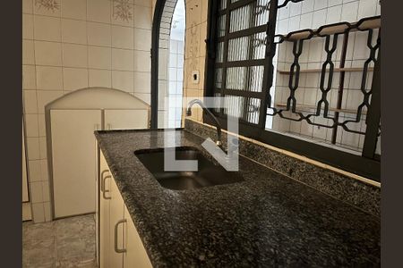 Casa para alugar com 180m², 2 quartos e 2 vagasCozinha