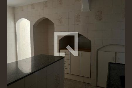 Casa para alugar com 180m², 2 quartos e 2 vagasCozinha