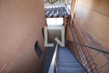 Casa para alugar com 180m², 2 quartos e 2 vagasEscada