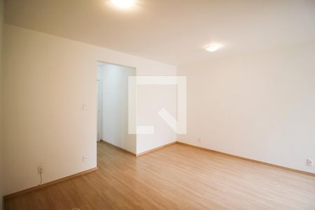 Sala de apartamento à venda com 2 quartos, 67m² em Moema, São Paulo