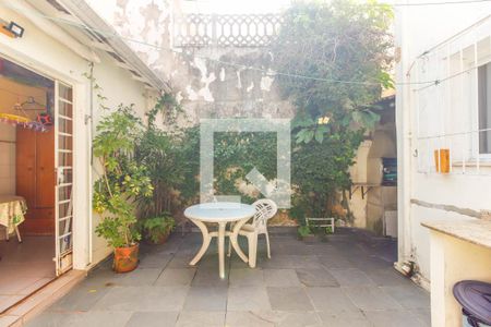 Casa à venda com 100m², 2 quartos e 2 vagasJardim e Quintal Traseiro