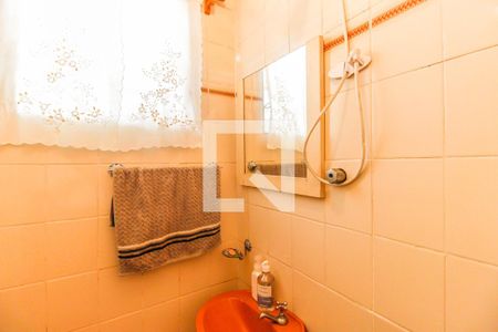 Casa à venda com 100m², 2 quartos e 2 vagasBanheiro da Área de Serviço