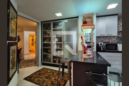 Apartamento à venda com 185m², 2 quartos e 2 vagasCozinha