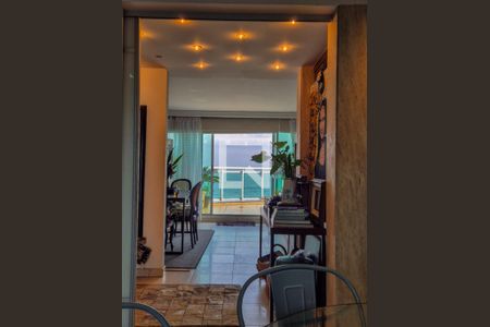 Apartamento à venda com 185m², 2 quartos e 2 vagasHall