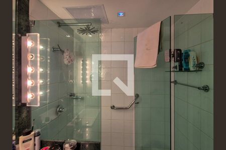 Apartamento à venda com 185m², 2 quartos e 2 vagasBanheiro da Suíte 1