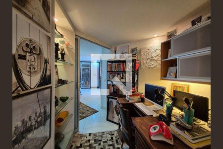 Apartamento à venda com 185m², 2 quartos e 2 vagasEscritório