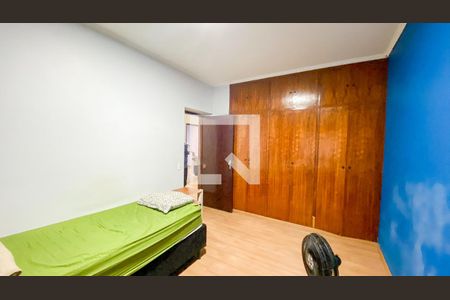 Casa à venda com 174m², 4 quartos e 2 vagas Casa à venda com 174m², 4 quartos e 2 vagasQuarto 3