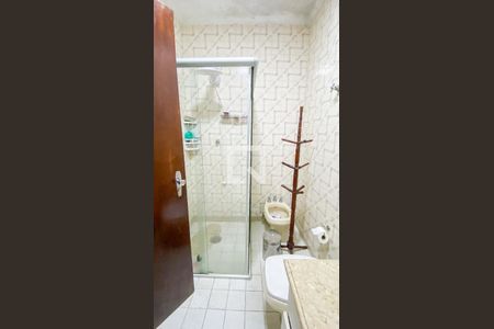 Casa à venda com 174m², 4 quartos e 2 vagas Casa à venda com 174m², 4 quartos e 2 vagasBanheiro da Suíte