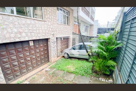 Casa à venda com 174m², 4 quartos e 2 vagas Casa à venda com 174m², 4 quartos e 2 vagasGaragem