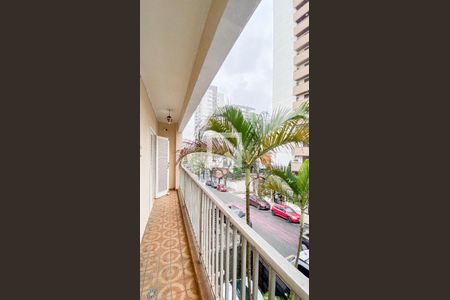 Casa à venda com 174m², 4 quartos e 2 vagas Casa à venda com 174m², 4 quartos e 2 vagasVaranda Suite