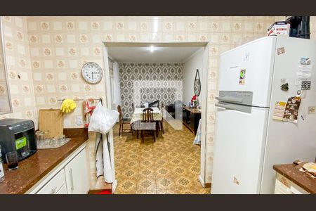 Casa à venda com 174m², 4 quartos e 2 vagas Casa à venda com 174m², 4 quartos e 2 vagasCozinha