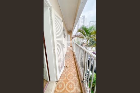 Casa à venda com 174m², 4 quartos e 2 vagas Casa à venda com 174m², 4 quartos e 2 vagasVaranda Suite