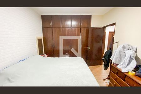 Casa à venda com 174m², 4 quartos e 2 vagas Casa à venda com 174m², 4 quartos e 2 vagasSuite